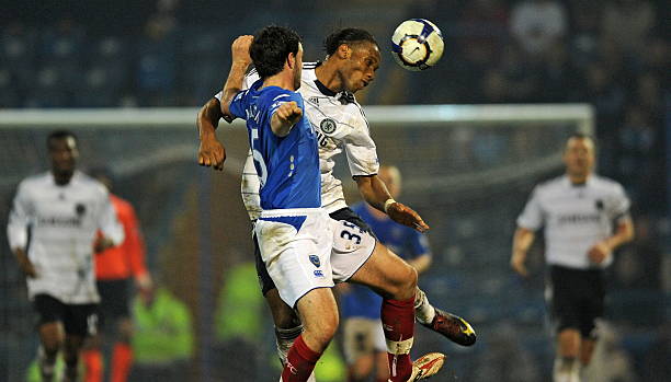 紧密联系的 紧密联系的