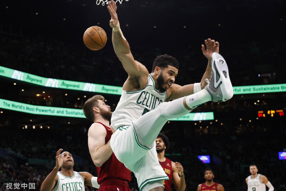 一位是并肩 一位是并肩